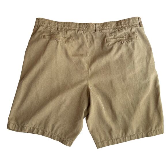Tommy Bahama Men's 42 Silk Pleated Shorts Tan 10” Inseam Classic Fit - Picture 2 of 5